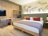 DWO Valencia Hotels near Gulliver