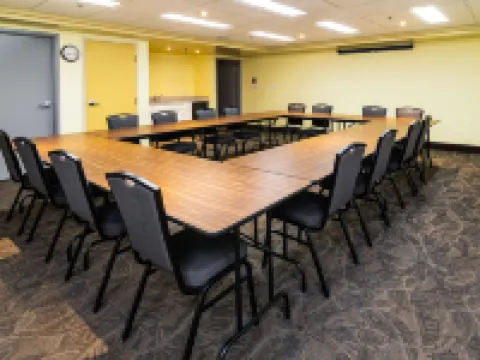 Comfort Inn & Suites Hotels in Moose Jaw