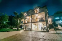 Apartments Belani Hotels near stepenište "Emir Kusturica" (Park hotel"Boka"- Gradska luka Škver)