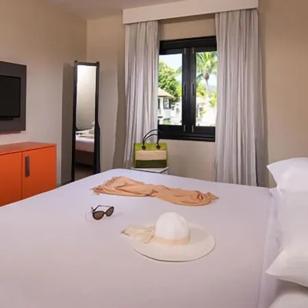 Royal Suites All-Inclusive Mandatory