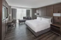 Omaha Marriott Downtown at the Capitol District - Airport Shuttle