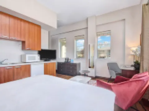The Willowdale Hotel Toronto North York Hotels near Bayview Subway Station