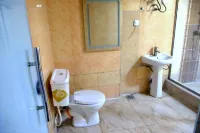 Senator's Suites and Towers Hotel