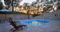 Dive into Summer - Kirki's Cozy Pool Gem on Paxoi - Swimmingpools