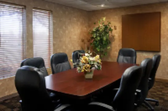 品質飯店及套房阿爾伯克基中城 - 大學區