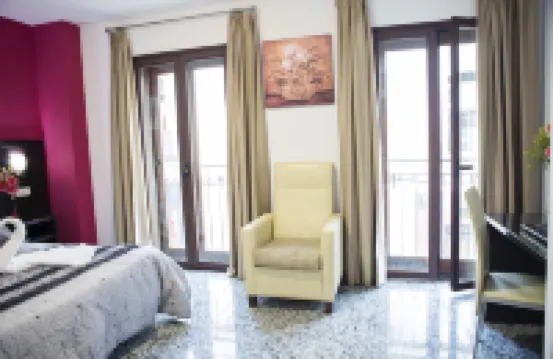 洛斯法羅樂思酒店