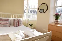 Joivy Bright New Town 2 Bed Apt - 5 Mins to Princes St Hotel a Broughton