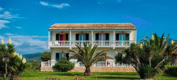 Elli Beach Apartments and Studios Hotels in Thinali