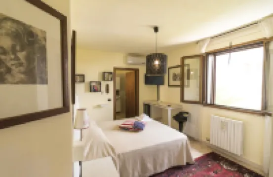 ลักเชอรี่ บีแอนด์บี