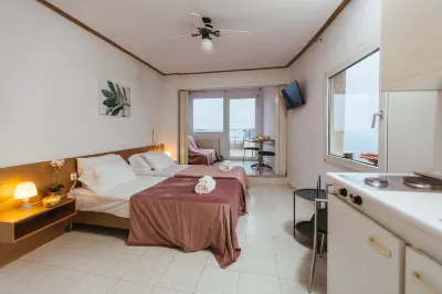 Hotel Christina - Happy Days Các khách sạn ở Evrimeni