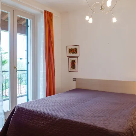 Elegant Holiday Home in Lazise with Swimming Pool Near Lake