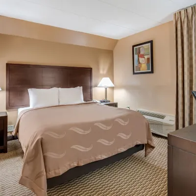 Quality Inn & Suites Hotels near Cincinnati Observatory