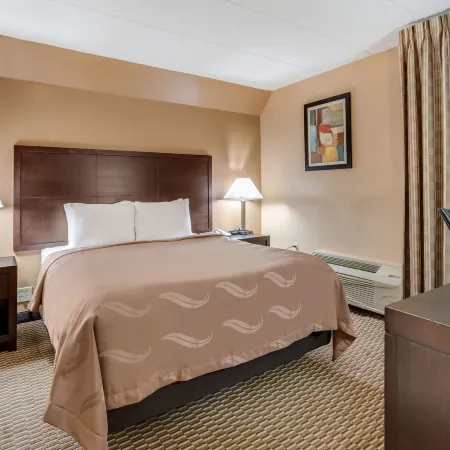 Quality Inn & Suites Отели рядом с достопримечательностью «Обсерваторный центр Цинциннати»