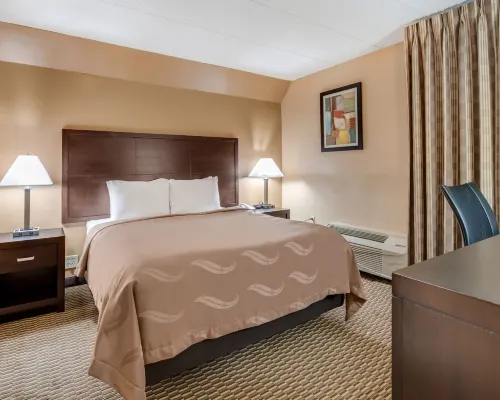 Quality Inn & Suites Hotels near Cincinnati Observatory