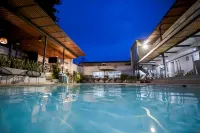 Medellín Vibes Hostel - piscina