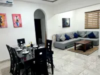 Charming Quiet & Cozy - Close to Highway Parking - Homestays