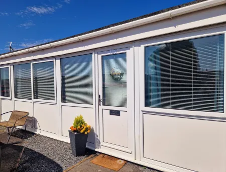 Chalet Ty Lilli Wen -Sleep 6- Pet Friendly Отели в г. Феррисайд