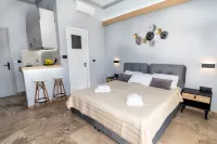 Queen Mary Beachfront Studios - Balkoner