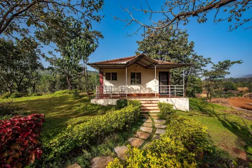 CosmicStays Lazy River Cottage-Stargazers Paradise Hotels in Varoti Kh.