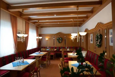 Hotel Jägerhof Отели в г. Бад-Херсфельд