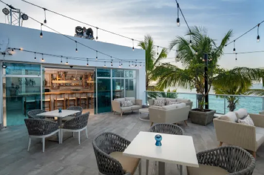 Outstanding 1 Bedroom Apartment Pool View A