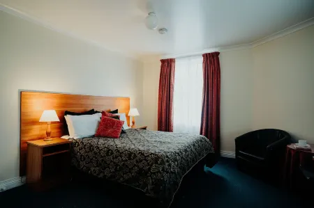 Stanley Hotel & Apartments