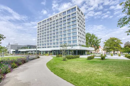 Parkhotel Heilbronn Отели рядом с достопримечательностью «experimenta - Das Science Center»