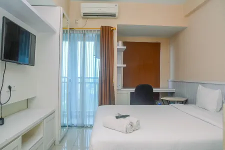 Minimalist and Comfy Studio at Grand Dhika City Apartment