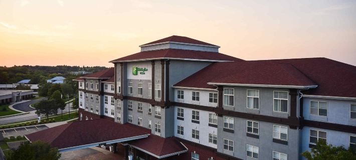 Holiday Inn & Suites MADISON WEST - MIDDLETON by IHG Hotels in Madison