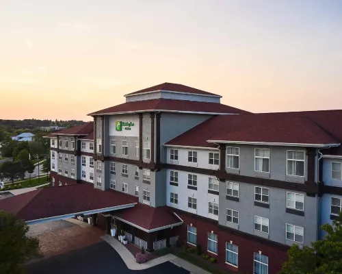 Holiday Inn & Suites MADISON WEST - MIDDLETON by IHG โรงแรมในแมดิสัน