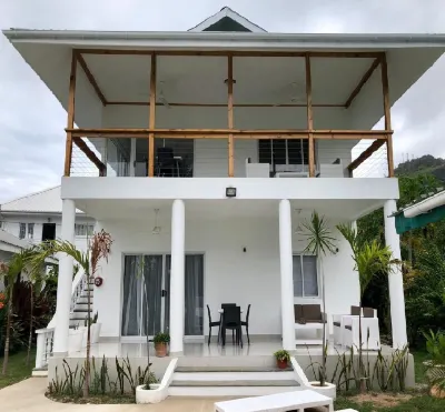 Castaway Lodge Các khách sạn gần Takamaka Rum Distillery