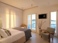 Bluetopia Suites Hotels near Glam Club