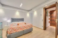 Rebecca Garden with Terrace in Paradiso - Happy Rentals - Condos