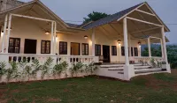 Secluza Resort Hotels near Hebbe Falls