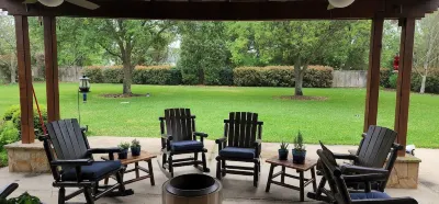 Spacious Upscale 5-bedroom house 1 ACRE Pet Friendly in Cypress 메이플 빌리지 공원 주변 호텔