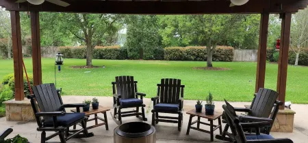 Spacious Upscale 5-bedroom house 1 ACRE Pet Friendly in Cypress