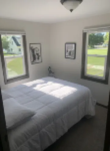 Cozy 2 Bedroom House Overlooking Little Sturgeon Bay