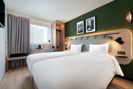 Hotel Campanile Prime - Nice Airport Отели рядом с достопримечательностью «Musée des Arts Asiatiques»