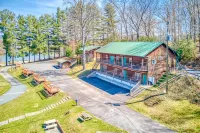 Quaint condo across from the lake with shared lakeside pool and trails - dogs OK