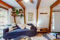 Cute condo with deck & fireplace - snowbird-friendly