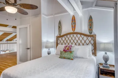 Bright two-story condo w/washer/dryer, shared outdoor pool, & free WiFi