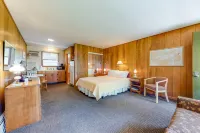 Attractive studio in waterfront location w/free WiFi, water views, kitchenette