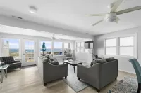 Oceanfront with Heated Pool and Stunning Views - Elegant Coastal Haven 新漢諾威縣住宿飯店