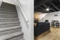 Spacious Game Room and Lake Access - Charming Getaway Hotel a Delavan