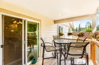 Newer, dog-friendly home at the forest's edge with patio & WiFi - near downtown