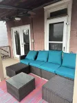Pittsburgh city views close to all, cozy & bright 1BR - King + Dedicated Office - Bungalow