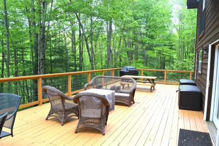 Locust Flats -  Pet-Friendly Mountain  Cabin =  Decks-Views-Firepit