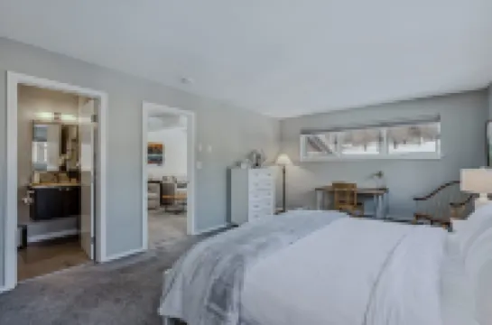 Expansive Patio and Mountain Views - Stunning Retreat