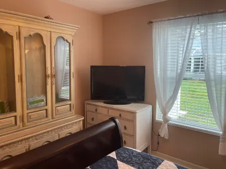 Spacious Lanai and Pergola-Covered Patio - Charming Getaway Retreat