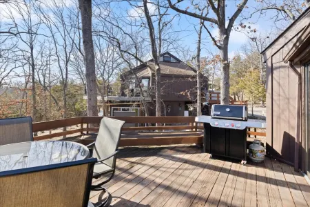 Indoor Pool and Scenic Lake Views - Stunning Treetop Retreat